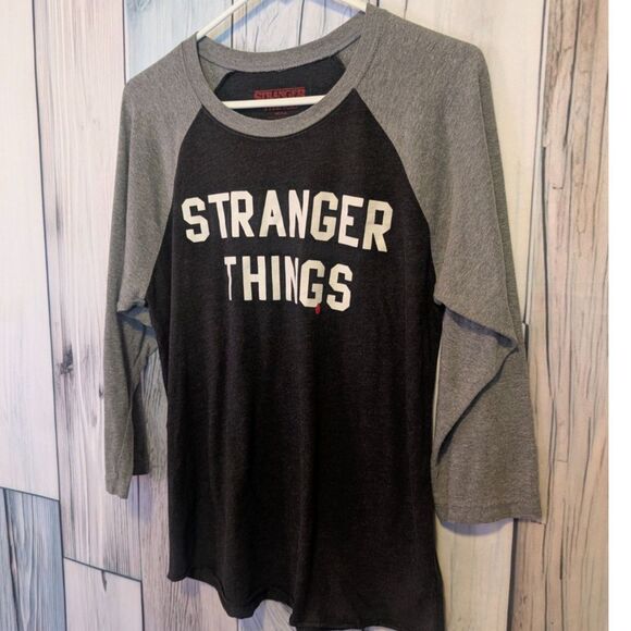 Stranger Things Color Block 3/4 Sleeve Women's Raglan Shirt Size M Graphic Tee - Picture 2 of 5